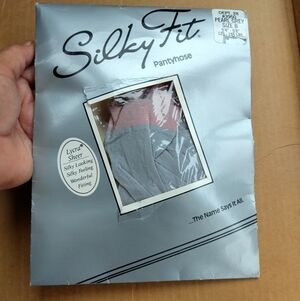 New Women's Silky Fit Pantyhose Pearl Grey Size B 125-155 Pounds 5'4-5'8 Height